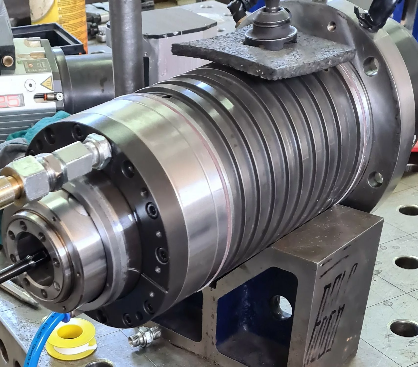 Regeneracja elektrowrzecion - ponad 1600 napraw 10 remont elektrowrzeciona HECKERT 1 jpg