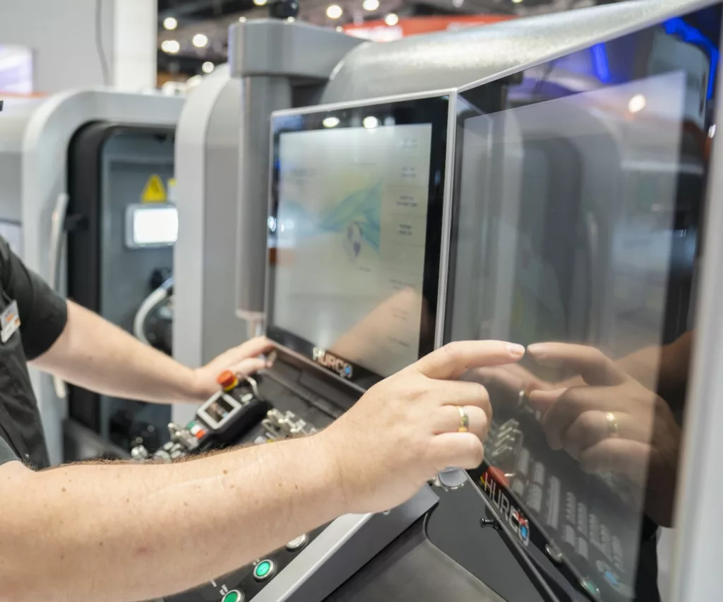 Sprzedaż maszyn CNC VMX24i / VMX42i / VMX 42SRTi 6 hurco CNC 1